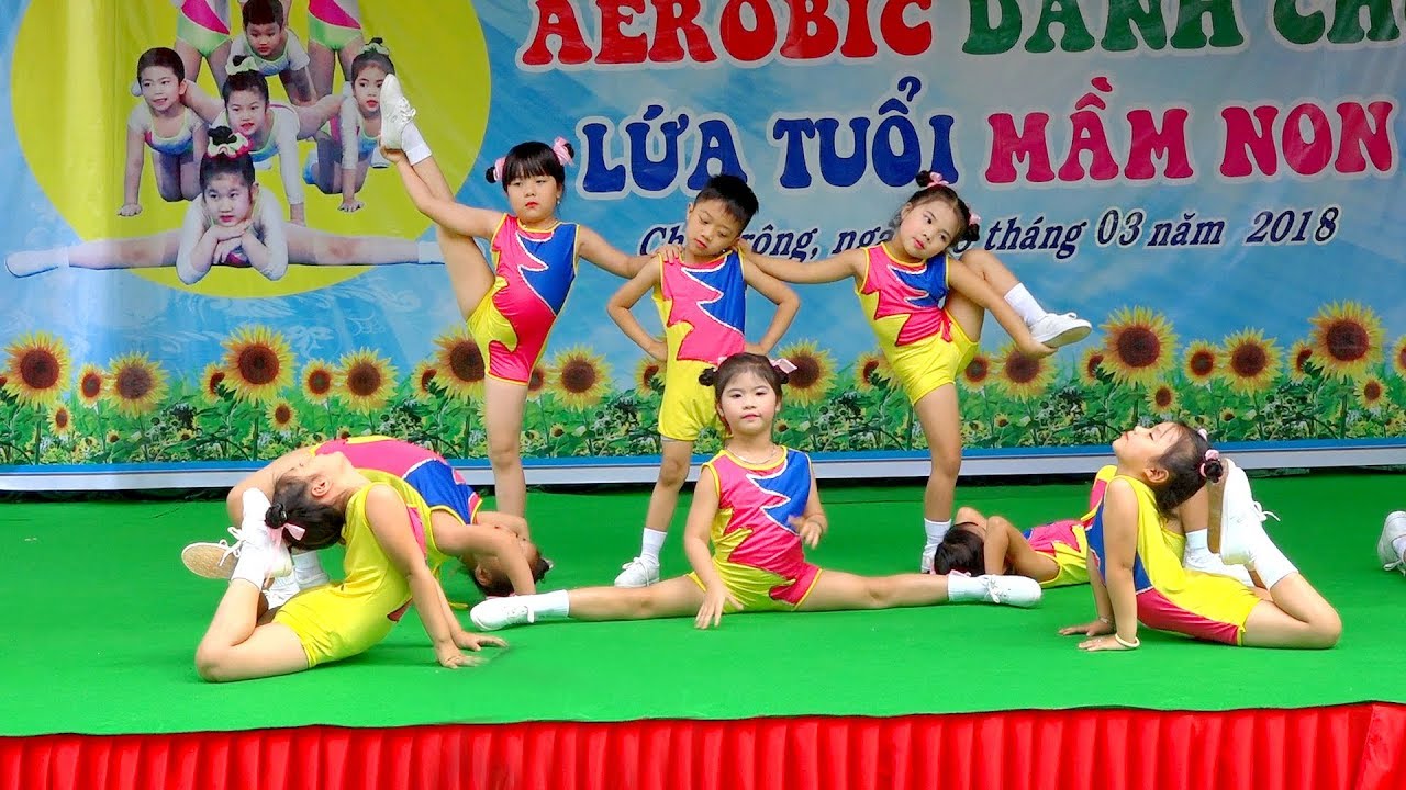 Nhảy erobic " Nhà mình rất vui"