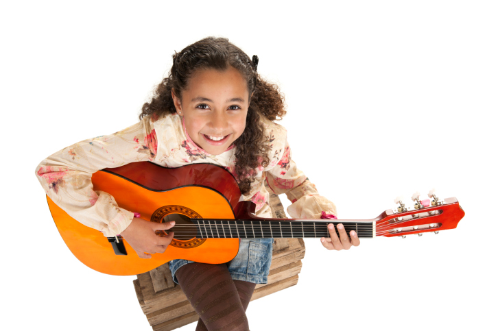 Kinh nghiệm mua đàn guitar cho bé ở Hà Nội