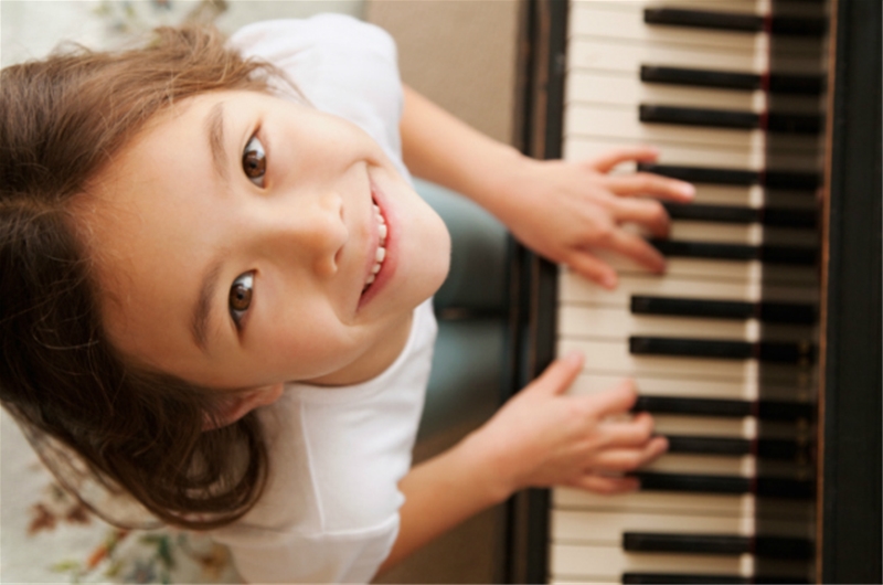 Học piano quận 2: Cách chọn đàn piano cho bé chuẩn nhất