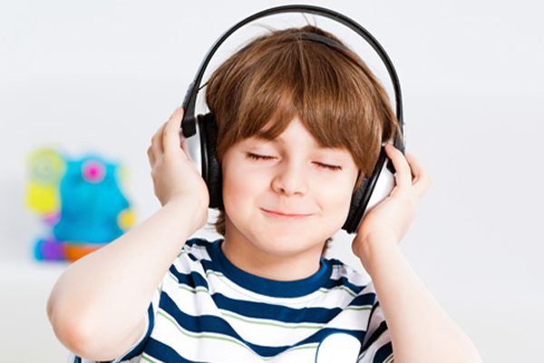 3 cách luyện nghe Tiếng Anh hiệu quả cho người bắt đầu - Royal ...